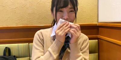 清純な見た目でビッチなちっぱい女子校生が舐めテク全開でご奉仕ｗ