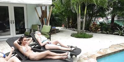 Peter Green fucks Alessia Luna, Mina Moon & Niki Sweet by the pool