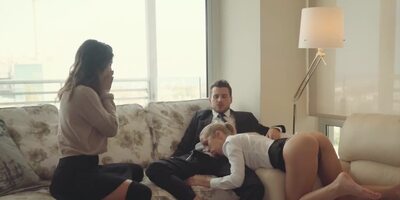 Blonde and brunette are sharing a hard cock on the couch