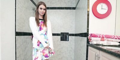 Charming girl Jill Kassidy sucks a hard pecker and gets fucked