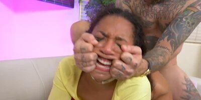 Rough man fucks the black girl without taking off yellow panties