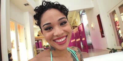 Honey Gold Masturbation Solo With Pink Vibrator