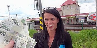 Milf Walking On Public With Vibrator – E129