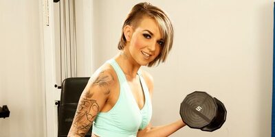 PRESSLEY CARTER — GYM BLOWJOB