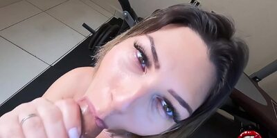 Meia Hora De Anal Na Academia Com Aluno - Melody Antunes