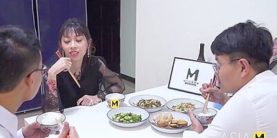 ModelMedia Asia-Colleague‘s Wife Too Horny-Yue Ke Lan-MD-0196-Best Original Asia Porn Video