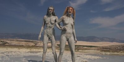 Nazryana - Silver Mud With Queen Snake