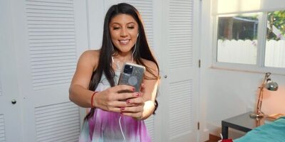 Hot Brunette Gets a Warm Facial