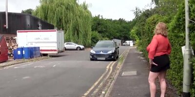 Chubby elderly whore manages to deal with two cocks