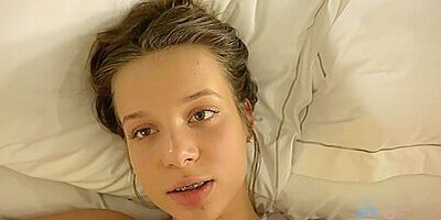 Your Cock Looks Good In Her Mouth Surrounded By Bubbles With Liza Rowe