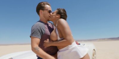 Great desert sex with hot latina Luna Star