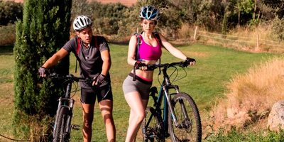 Stella Cox Forgets her Bike and Goes for a Hardcore Anal Ride