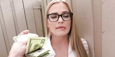 Curvy Glasses Chick Outdoor Sex