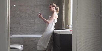 Slender courtesan nailed by bald client on the bed