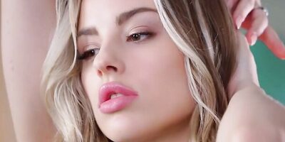 Hot teen step sister Anna Claire Clouds did April fools pranks on stepbro