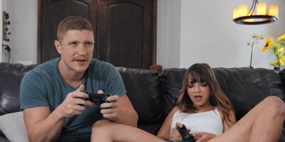 Teen Honey Hayes lost her tight ass to her bf