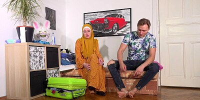 Muslim slut spreads her legs for ID