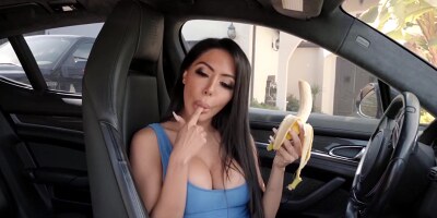 Phat ass pornstar Lela Star gets deep dicked