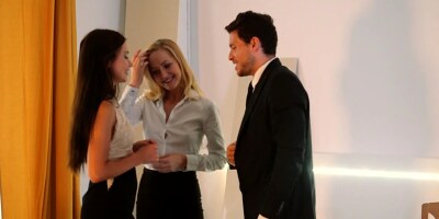 Sasha Rose and Andy Stone are having a blowjob competition