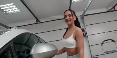 Athletic hottie gets facialized after wild fucking in the garage