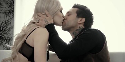 Girl with long eyelashes gets mouth and pussy fucked