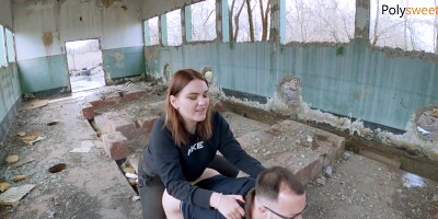 Beautiful Girl Fucked Her Boyfriend On An Abandoned Car After Cunnilingus