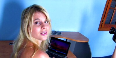 Beautiful curvy french amateur Milf does an amazing anal casting