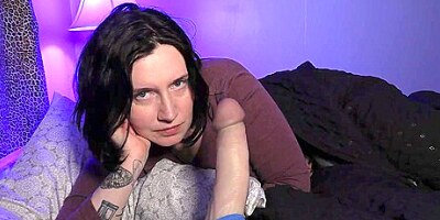 Bettie Bondage – Sharing A Bed With Your Stepsis