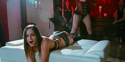 Ostre Rzniecie Przed Publicznoscia W Klubie Bdsm