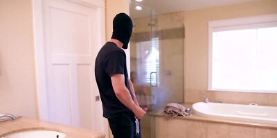 Video of young woman getting penetrated by the burglar