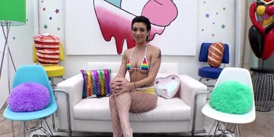 Slender brunette analyzed with impressive fuckstick