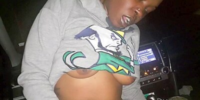 University Girl Gets Fuck Inside Car