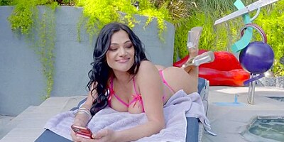 Mona Azar Vs Damion Dayski