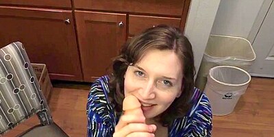 Bettie Bondage – Girls Chat With Taboo Mom