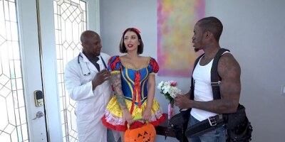 Trickery - Ivy Lebelle Double Penetrated by two Black Dudes
