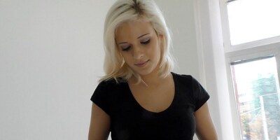 HUNT4K. Hunter gives Cash for Wedding to Chick who Satisfied him