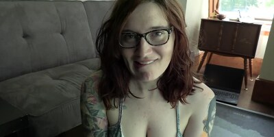 Bettie Bondage - Moms Quarantine Yoga