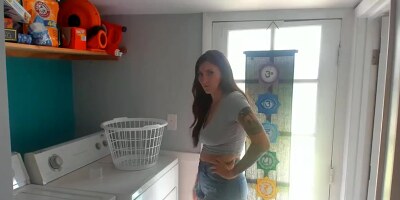 Kelly Payne - Fucking Mom in the dryer