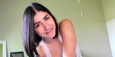 Reya Reign - Mommy Services Your Morning Wood