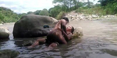 Nos Fuimos A Coger En El Rio Parte 2