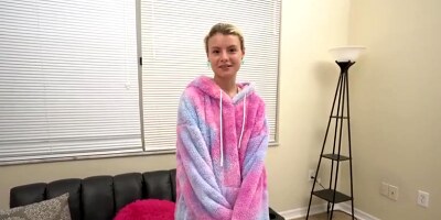 Luna Fae – Fucking Sis For A Concert