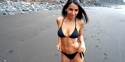 Walking on the Beach with Delicious Final!