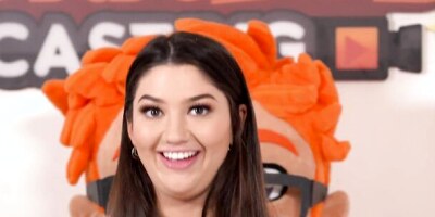 Alyx Star is wrapping her juicy cunt around boyfriend's hard pecker