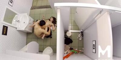 Madam's 高清 sex by Model Media Asia