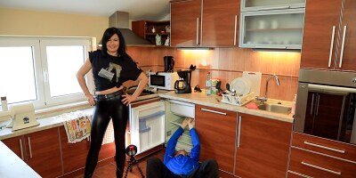 CAUGHT! WITH THE CRAFTSMAN! AND CUCKOLD MAN SUCK THE CUM FROM MY LEATHER CUNT