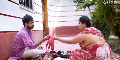 Desi Bra and Panty Salesman Bade Bade Dudhwali Gao ki Chhori Ko Bra ke badale Chod Diya Maje Lekar ( Hindi Audio )