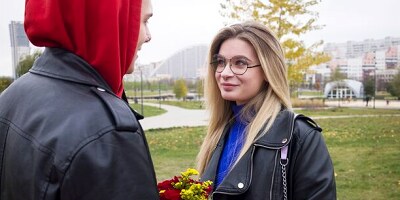 FLOWERS HELP HIM FUCK HOT BABE