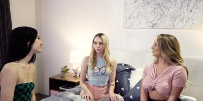 Girls have lesbian sex instead of preparing for a show