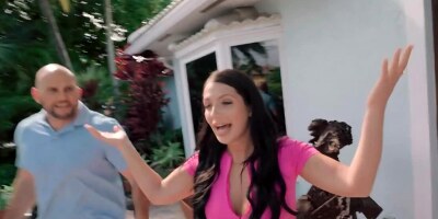 JMac is banging a gorgeous brunette cougar Alexa Payne