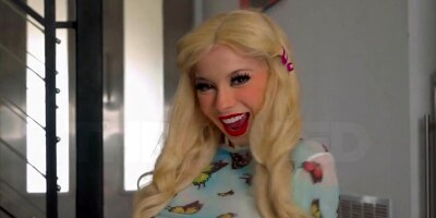 Kenzie Reeves gets a face full of cock in point of view